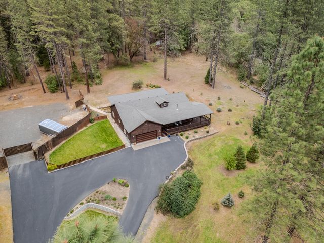 4728 E Evans Creek Road, Rogue River, OR 97537