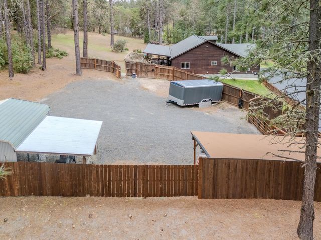 4728 E Evans Creek Road, Rogue River, OR 97537