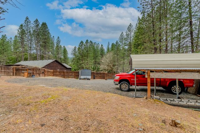 4728 E Evans Creek Road, Rogue River, OR 97537