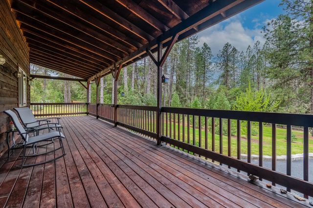 4728 E Evans Creek Road, Rogue River, OR 97537