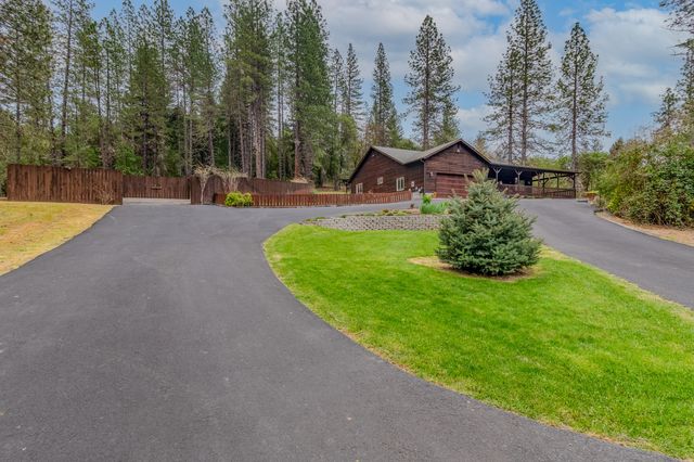 4728 E Evans Creek Road, Rogue River, OR 97537