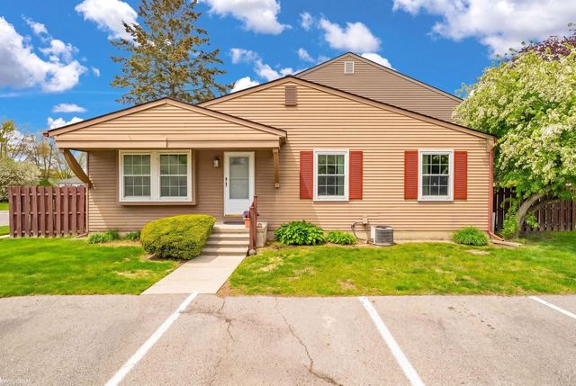 33561 Bayview Drive, Chesterfield Twp, MI 48047