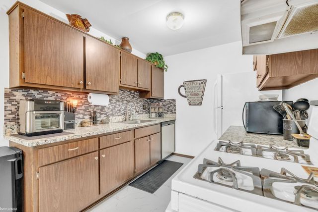 33561 Bayview Drive, Chesterfield Twp, MI 48047