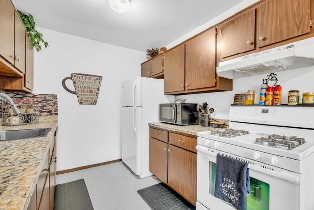 33561 Bayview Drive, Chesterfield Twp, MI 48047