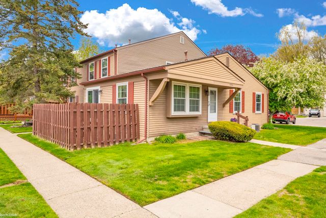 33561 Bayview Drive, Chesterfield Twp, MI 48047