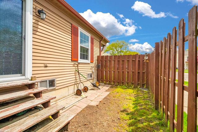 33561 Bayview Drive, Chesterfield Twp, MI 48047