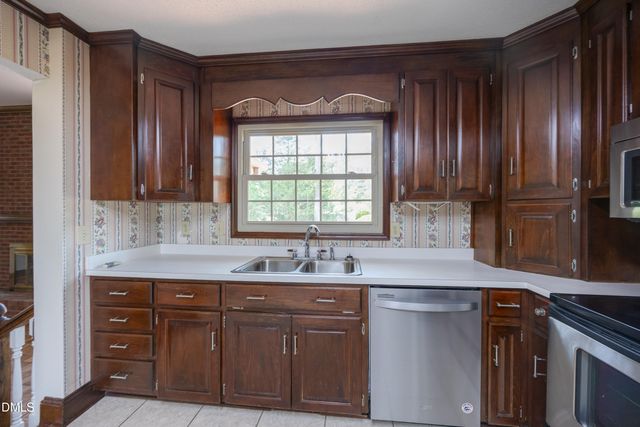 1210 E Cumberland Street, Dunn, NC 28334