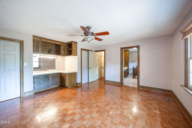 1210 E Cumberland Street, Dunn, NC 28334
