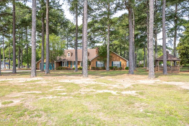 1210 E Cumberland Street, Dunn, NC 28334
