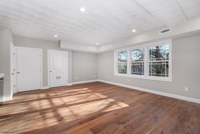 119-121 Addison St 9, Boston, MA 02128