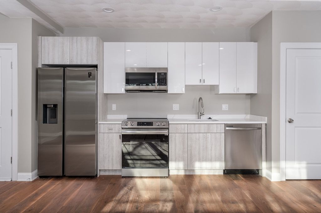 119-121 Addison St 9, Boston, MA 02128