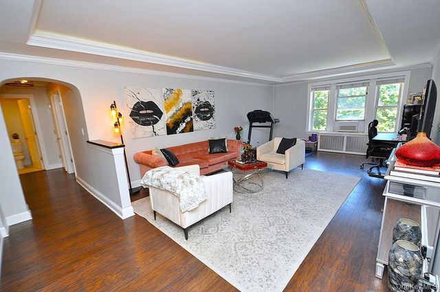 280 Bronxville Road 4O, Bronxville, NY 10708