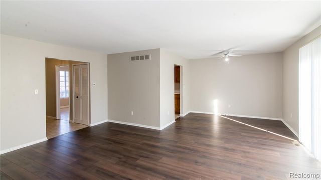 32296 W 12 Mile Road, Farmington Hills, MI 48334