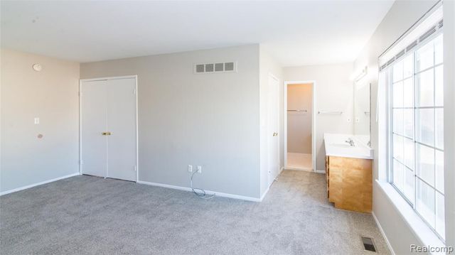 32296 W 12 Mile Road, Farmington Hills, MI 48334