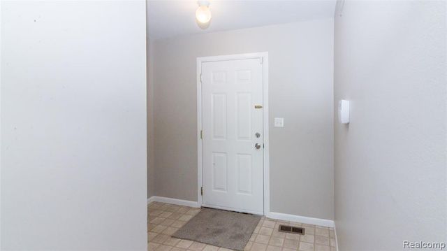 32296 W 12 Mile Road, Farmington Hills, MI 48334