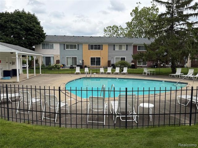 32296 W 12 Mile Road, Farmington Hills, MI 48334