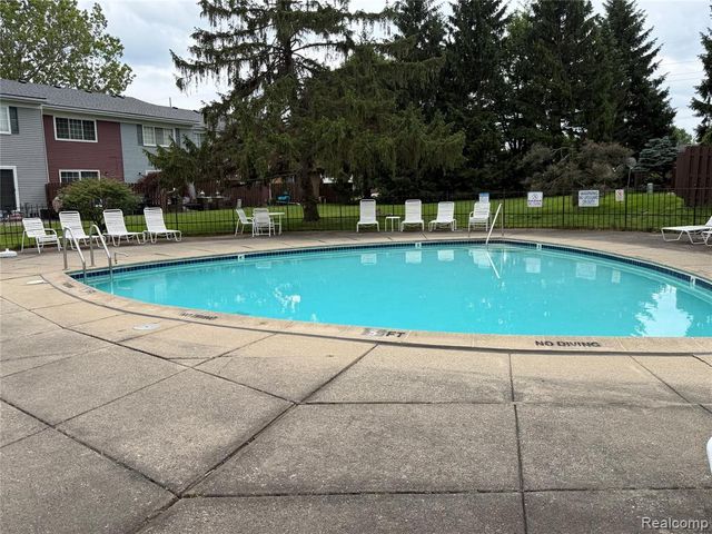 32296 W 12 Mile Road, Farmington Hills, MI 48334