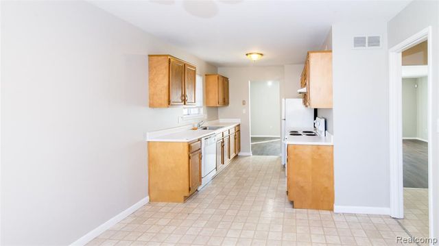 32296 W 12 Mile Road, Farmington Hills, MI 48334
