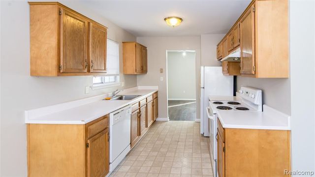 32296 W 12 Mile Road, Farmington Hills, MI 48334