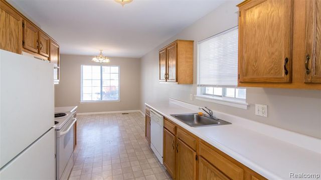 32296 W 12 Mile Road, Farmington Hills, MI 48334
