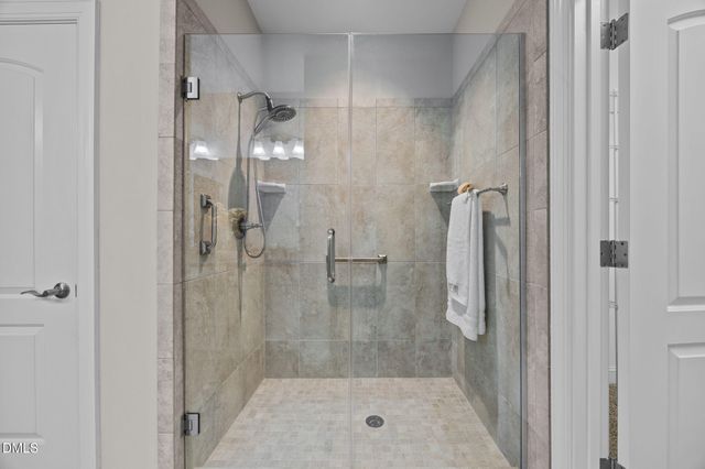 2084 Lake Point Drive, Graham, NC 27253