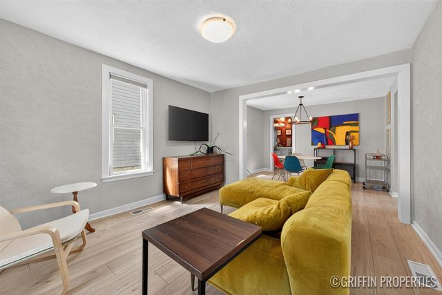 679 Garfield Avenue, Grand Rapids, MI 49504