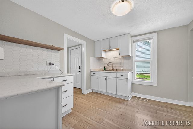 679 Garfield Avenue, Grand Rapids, MI 49504