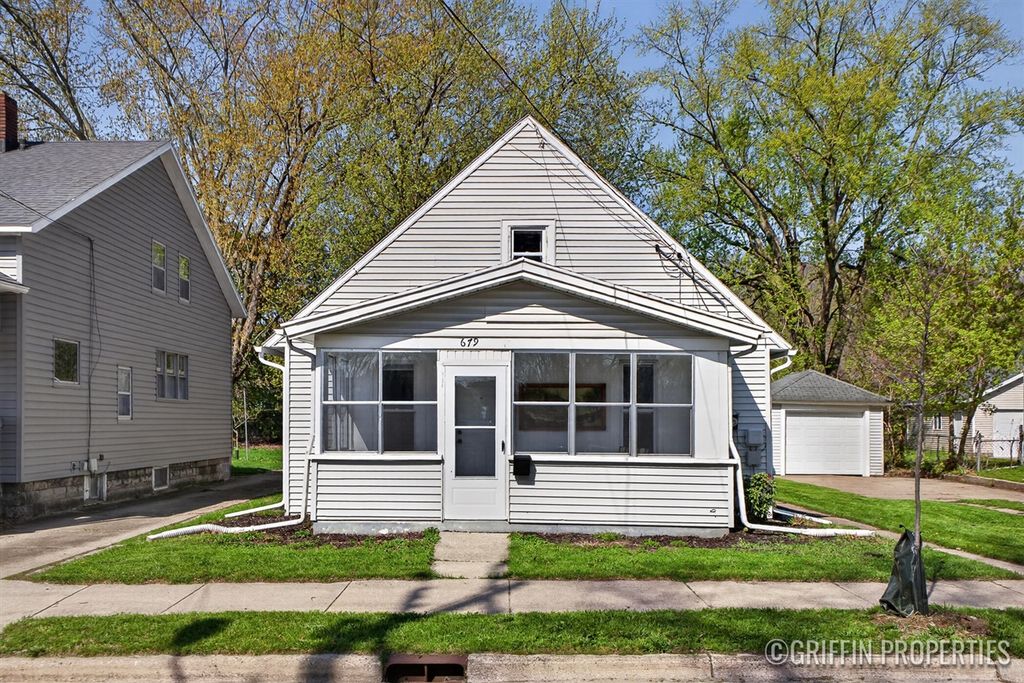 679 Garfield Avenue, Grand Rapids, MI 49504