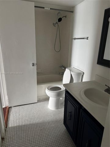 496 NW 165th St Rd D-614, Miami, FL 33169