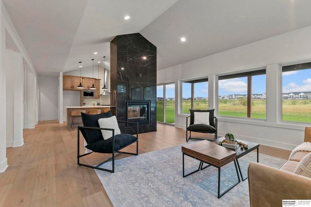 3620 Tree Line Drive, Lincoln, NE 68516