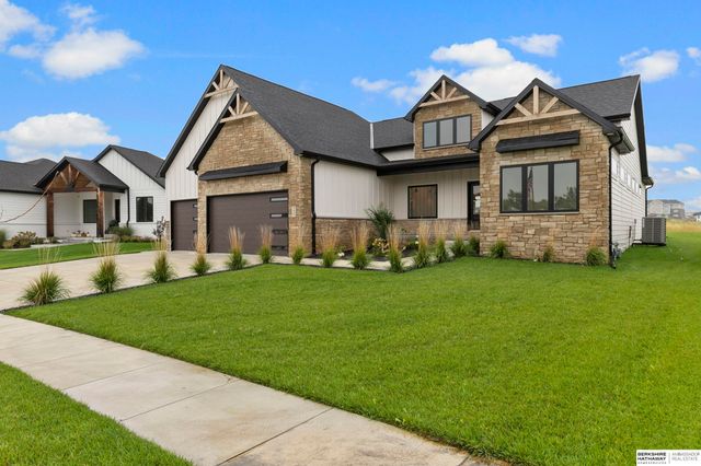 3620 Tree Line Drive, Lincoln, NE 68516