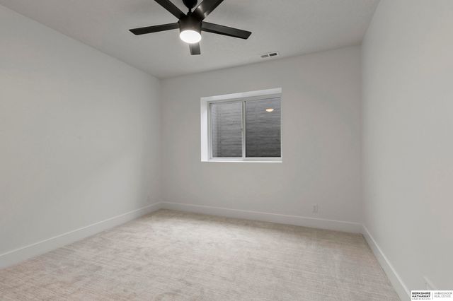 3620 Tree Line Drive, Lincoln, NE 68516