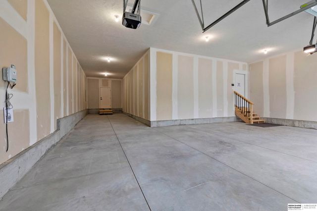 3620 Tree Line Drive, Lincoln, NE 68516