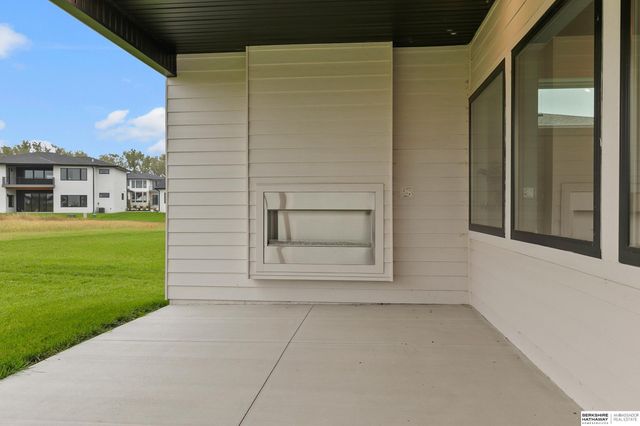 3620 Tree Line Drive, Lincoln, NE 68516
