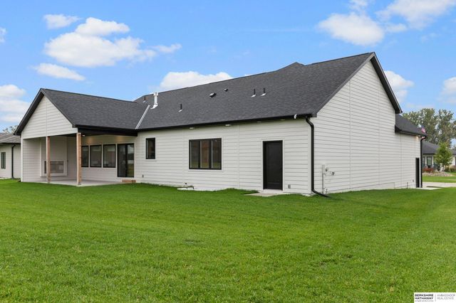 3620 Tree Line Drive, Lincoln, NE 68516