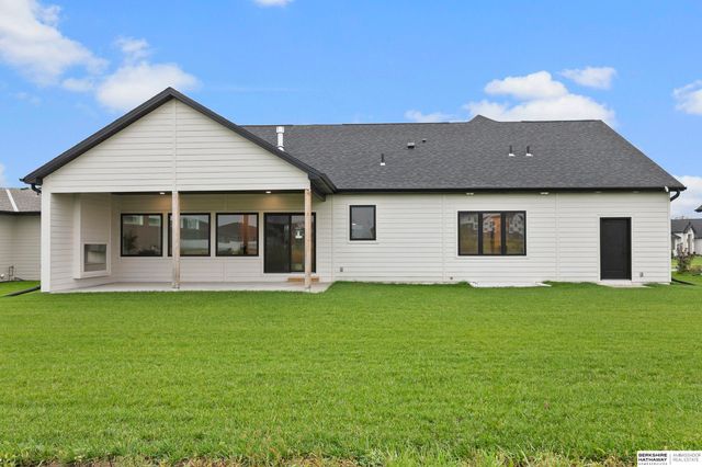3620 Tree Line Drive, Lincoln, NE 68516