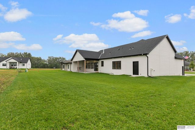 3620 Tree Line Drive, Lincoln, NE 68516
