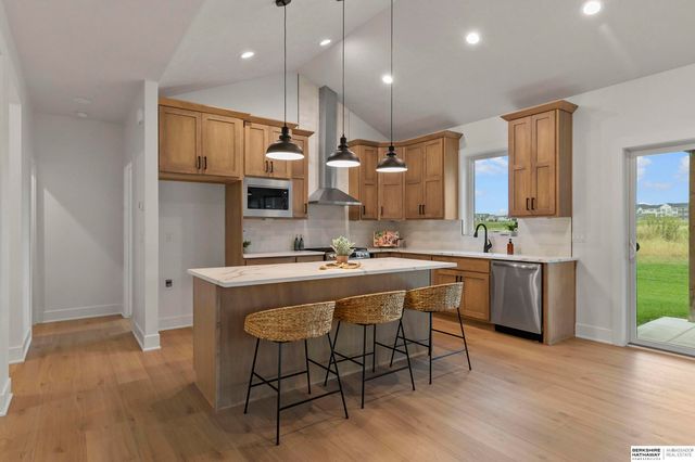 3620 Tree Line Drive, Lincoln, NE 68516