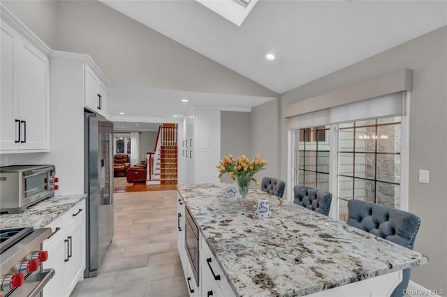 11 Fishermans Drive, Port Washington, NY 11050