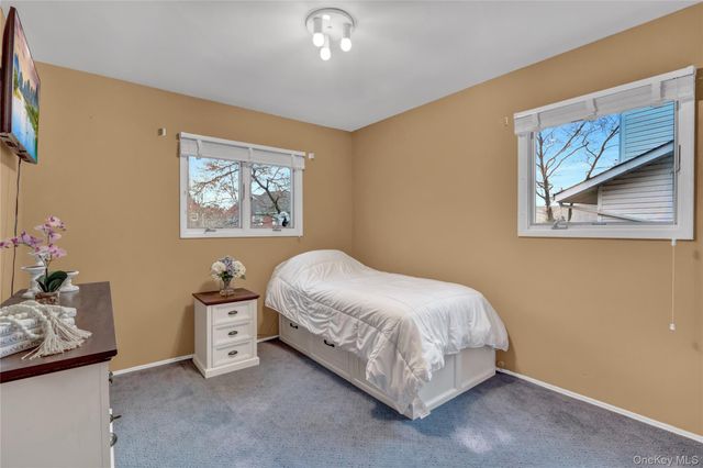 11 Fishermans Drive, Port Washington, NY 11050