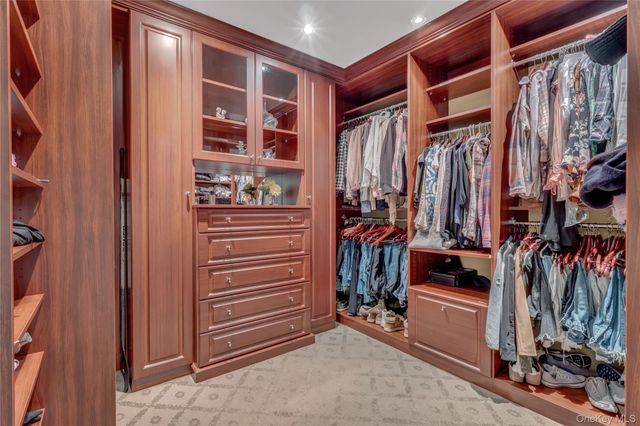 11 Fishermans Drive, Port Washington, NY 11050