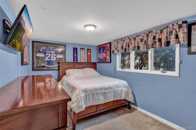 11 Fishermans Drive, Port Washington, NY 11050