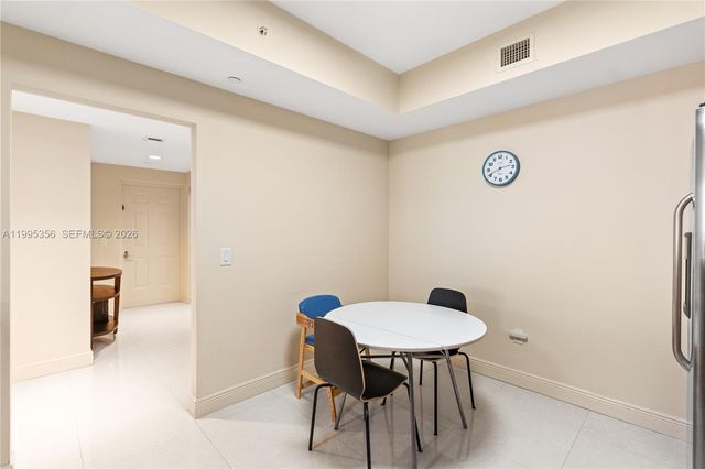 3340 NE 190th St 1004, Aventura, FL 33180