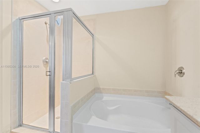 3340 NE 190th St 1004, Aventura, FL 33180