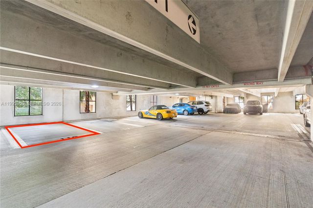 3340 NE 190th St 1004, Aventura, FL 33180