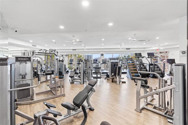 3340 NE 190th St 1004, Aventura, FL 33180