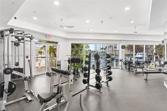 3340 NE 190th St 1004, Aventura, FL 33180