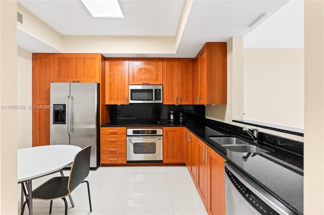 3340 NE 190th St 1004, Aventura, FL 33180