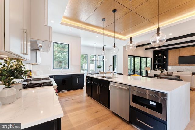 6908 SOUTHRIDGE DR, Mclean, VA 22101