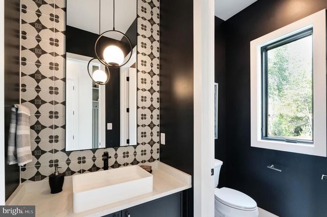 6908 SOUTHRIDGE DR, Mclean, VA 22101